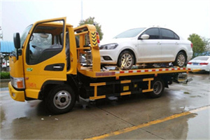 豫园附近拖车救援24小时服务热线